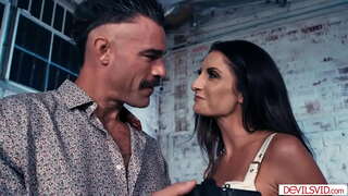 Dude asinum stupri eius uxorem busty brunette optimus amicus