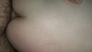 Hardcore të bëni seks anal me sexy girl. Vajza marrë big dick thellë në saj të ngushtë gomar.