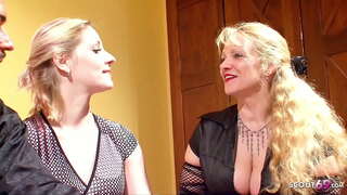 Ifanc a dibrofiad Cwpl yn cael help gan Aeddfed cymydog yn ei cyntaf yn Threesome Ffyc