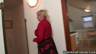 ���ഴയ വിധവ സേവനങ്ങൾ രണ്ടു repairmen