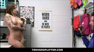 TeenShoplifter.com - תחת גדול נוער רקדנית, עמוד נתפסה גונבת מחנות הארנק