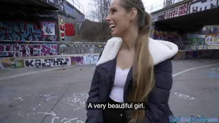 Малышке дар ҳақиқат лозим аст, ки пул, вале вай маҷбур кард хардкор дар ҷомеа