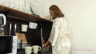 Të gjitha-Natyrore Busty 40yr e vjetër MILF Marta - Rise and Shine masturbation