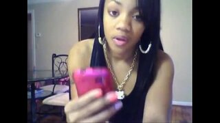 Шањвонї негритянка бо зебо попкой машғул тверком