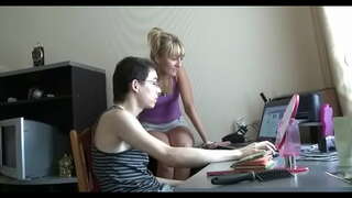 Agus ansin a fear a thógann sé a knob