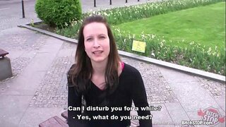 Сучка կանգ առ - Էվելին Լոպեսը ստանում առաջ հանրային զուգարանում