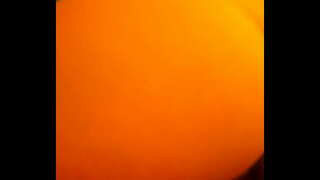 Neuken terwijl haar ouders in de andere kamer