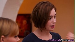 Busty teen lelafin&#039;ny lesbiana