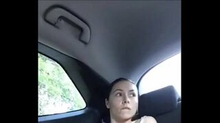 Він кінчає в машині