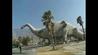 Cute ծիծիկավոր դեռահասները առաջին անգամ ֆ ի օրգիայի