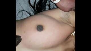 Маэсваривать күкрәгенә олатаһының подмышка һәм ебать