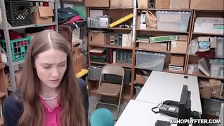 هر دو shoplyfting, نوجوانان و مادر بزرگ شدن بچه توسط زن LP افسر Erica Lauren