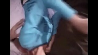 Едвај правни девојка оди диви