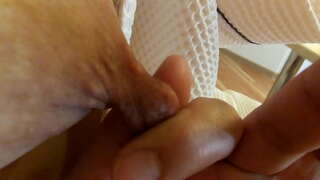 Кудрявые соски Милфы крутили, тянули һәм растягивали кебек резин хентай-соски