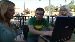 ���ोन ओंगळ उचलण्याची कलाकार संध्याकाळ लॉरेन्स Trina Michaels आहे मध्ये दृष्टी