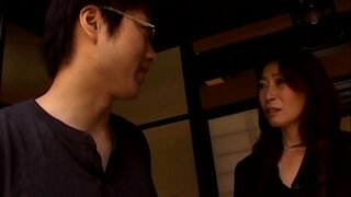 Heboh cougar fucks - Kulawarga ngaréndéng porno - Famperv.com