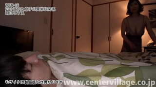 Kozue, 51, kes kaotas oma abikaasa haiguse 10 aastat tagasi ja on elanud koos pojaga ajast.Poeg on 23 aastat vana, kes sai just töö käesoleva aasta kevadel, kui mitu korda see on nagu päev, et mu abikaasa, kui ma olin noor ....