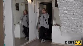 Долг4 мең Малышка алмады түләргә бурыч өчен зур сиськи, шуңа күрә егет катгый трахнул аны