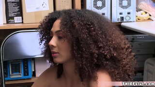 ���ੰਤਰਜਾਤੀ quickie ਨਾਲ ਇੱਕ ਨੌਜਵਾਨ &#039; ਤੇ ਸੀ. ਸੀ.