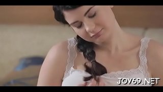 Пикантная гвардия брюнетка Люси Л. снимает өзүнүн биринчи эротическое видео