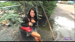 Trong vườn ươm các con điếm cho phép mình bị niềm vui